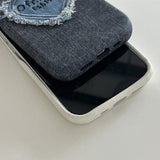 キュートなデニムのハート形刺繍が施されたファブリック　iPhone用ケース