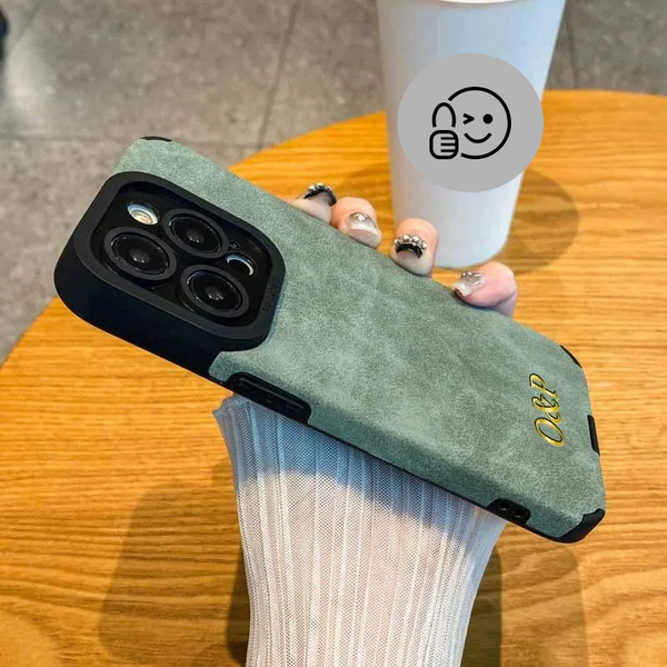 大人カッコいい 名入れ イニシャル入れ ナンバー入れ可 柔らかラムスキン( lambskin Leather) 5色 iPhone用ケース(ゴールド：下部3D刻印)