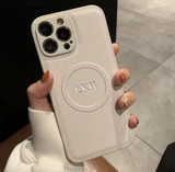 Magsafe機能付き 高品質レザー カスタム文字 刻印可 オーダーメイド 3色 iPhone用ケース(Silver：中央3D刻印）