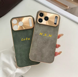 【名入れ可】ラムスキンレザー iPhone用ケース｜大人カッコいい・刺繍フォントスタイル（ゴールド・全4色）