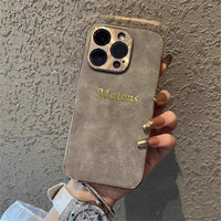 大人カッコいい 名入れ 文字入れ 柔らかラムスキン( lambskin Leather) 4色 iPhone用ケース(ゴールド：刺繡フォントスタイル）