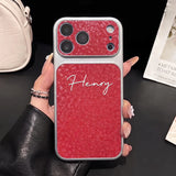手書き風名入れオーダーメイド iPhone用ケース｜PUレザー・カメラレンズ保護 iPhone 15〜18対応