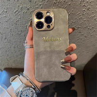 大人カッコいい 名入れ 文字入れ 柔らかラムスキン( lambskin Leather) 4色 iPhone用ケース(ゴールド：刺繡フォントスタイル）