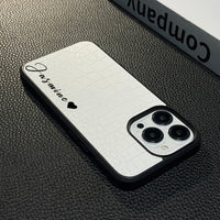 筆記体でカッコよく クロコダイルレザー仕様 名入れ オーダーメイド 6色  iPhone用ケース(サイド刻印）