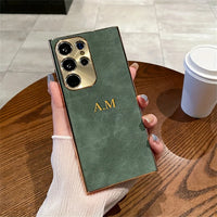 大人カッコいい 名入れ 文字入れ 柔らかラムスキン( lambskin Leather) 4色 Samsung Galaxy用ケース(ゴールド：中央3D刻印）