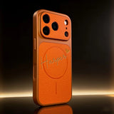 【名入れ無料】サフィアーノ調 高級PUレザー iPhone用ケース カスタムレーザー刻印 ハート柄 マグネット内蔵 [iPhone 17/16/15 各シリーズ対応]