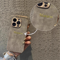 大人カッコいい 名入れ 文字入れ 柔らかラムスキン( lambskin Leather) 4色 iPhone用ケース(ゴールド：刺繡フォントスタイル）