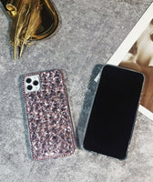 きらびやかなクリスタルとダイヤモンドのバックシェルが全面に 4色クリスタルの iPhone用ケース