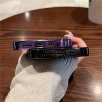iPhone15シリーズ登場❣ラムスキンの イニシャル入れ ラグジュアリー オーダーメイド5色 iPhone用ケース(ゴールド：中央3D刻印）